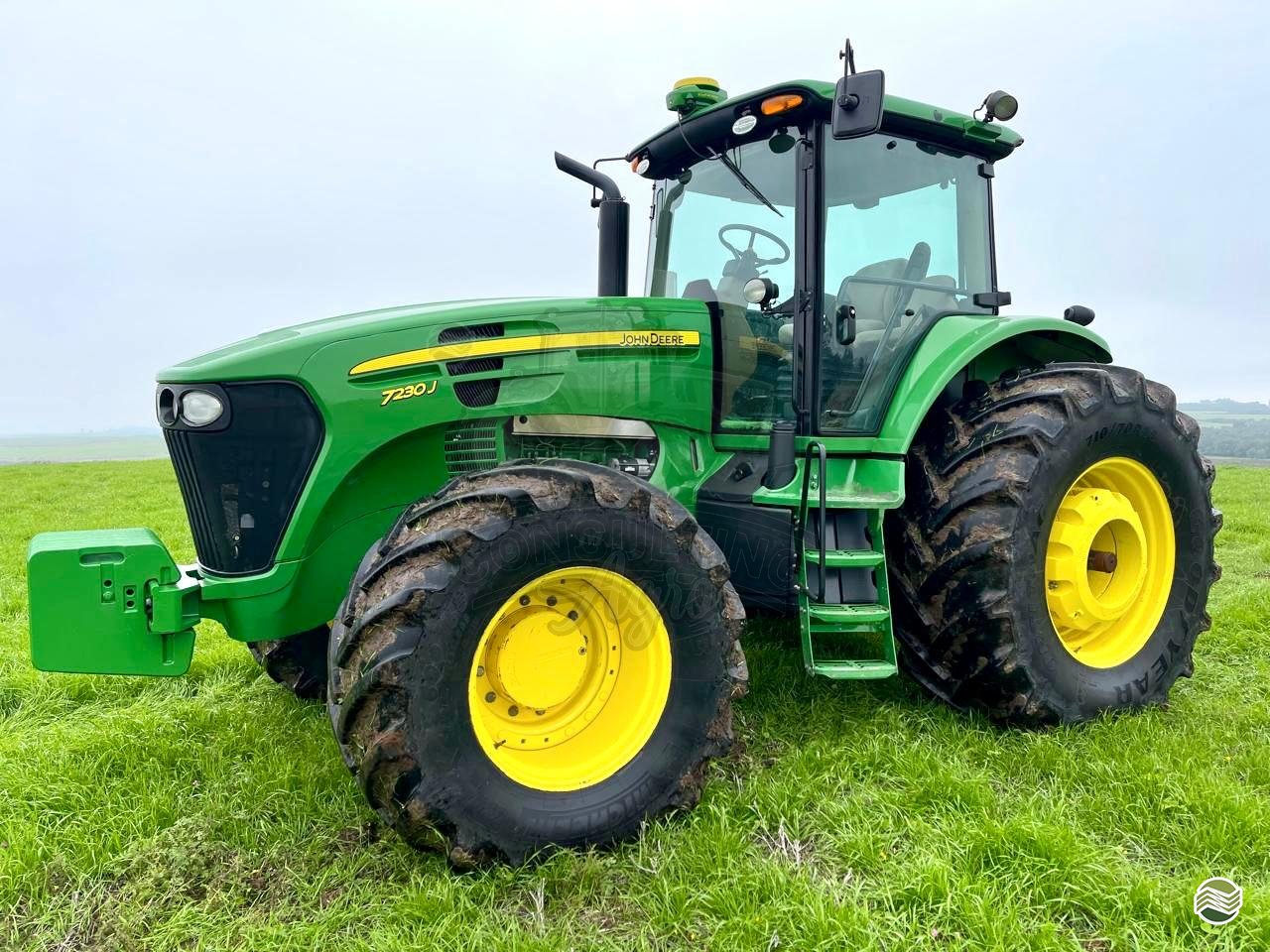 TRATOR JOHN DEERE JOHN DEERE 7230J Tração 4x4 Consulting Agro ITUVERAVA SÃO PAULO SP